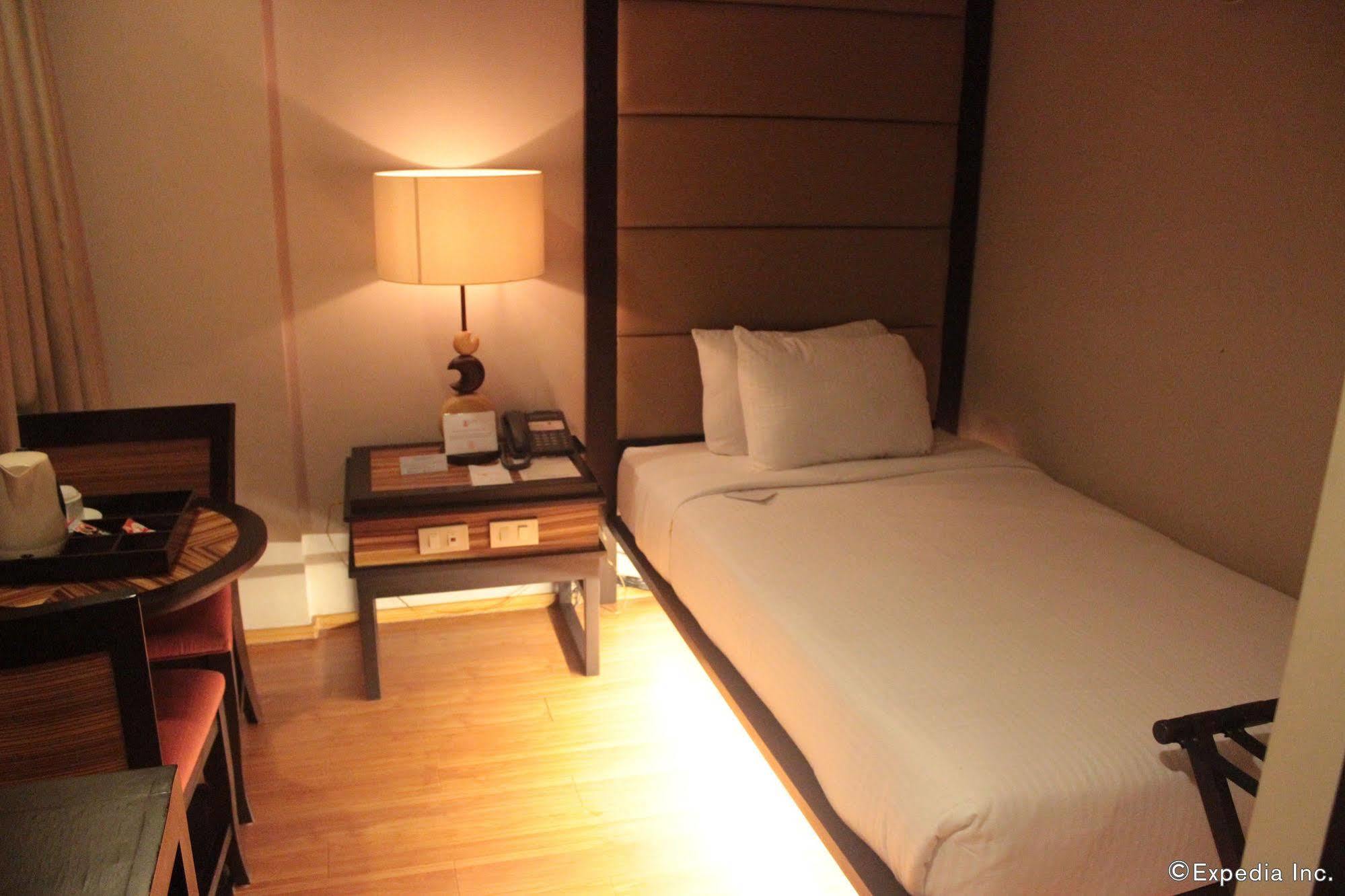 Soleste Suites Quezon City Εξωτερικό φωτογραφία