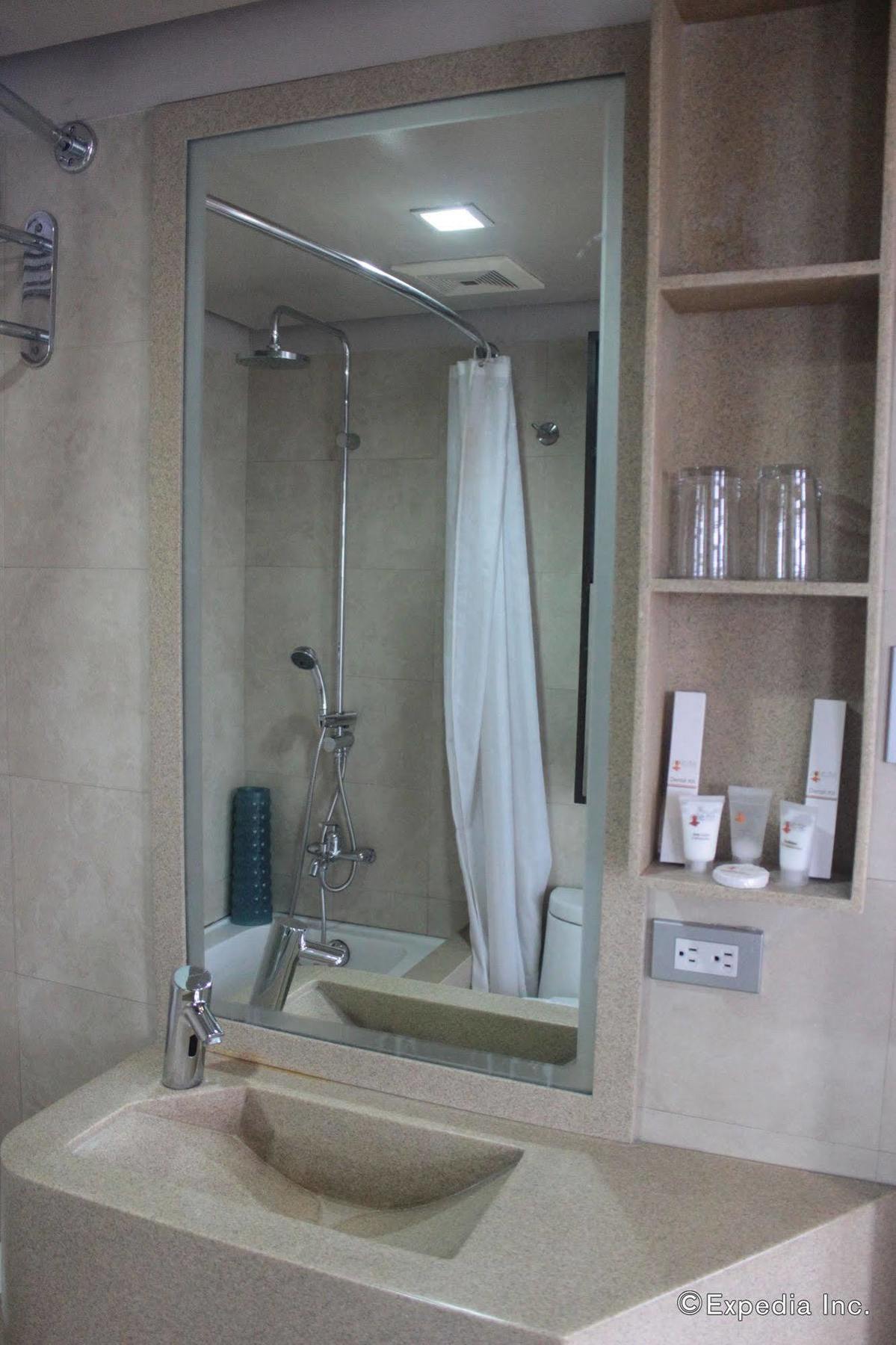 Soleste Suites Quezon City Εξωτερικό φωτογραφία