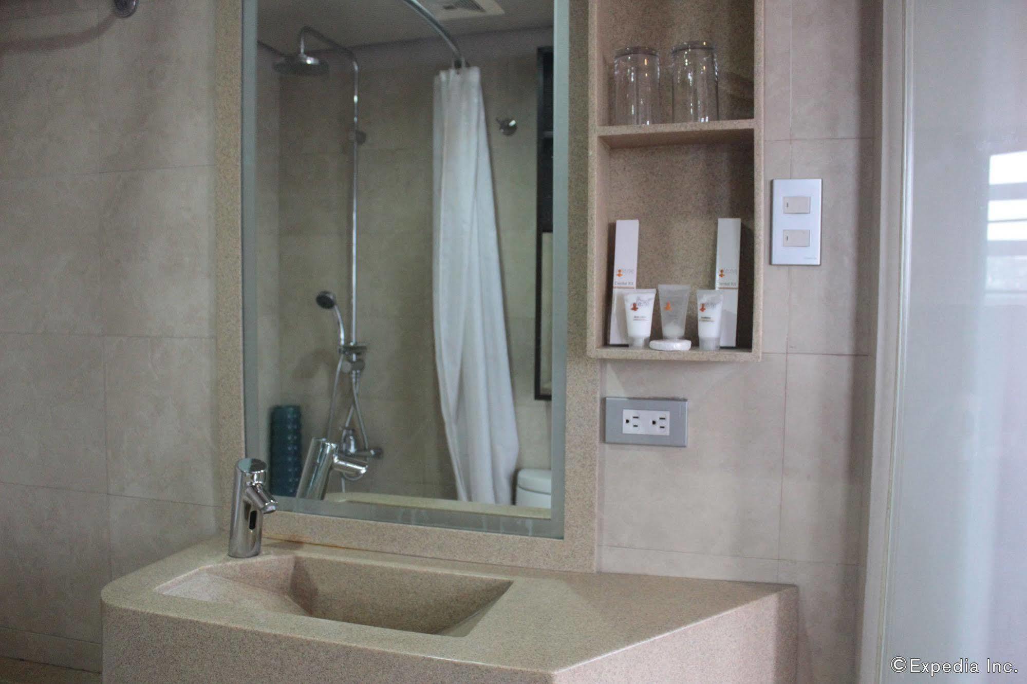 Soleste Suites Quezon City Εξωτερικό φωτογραφία