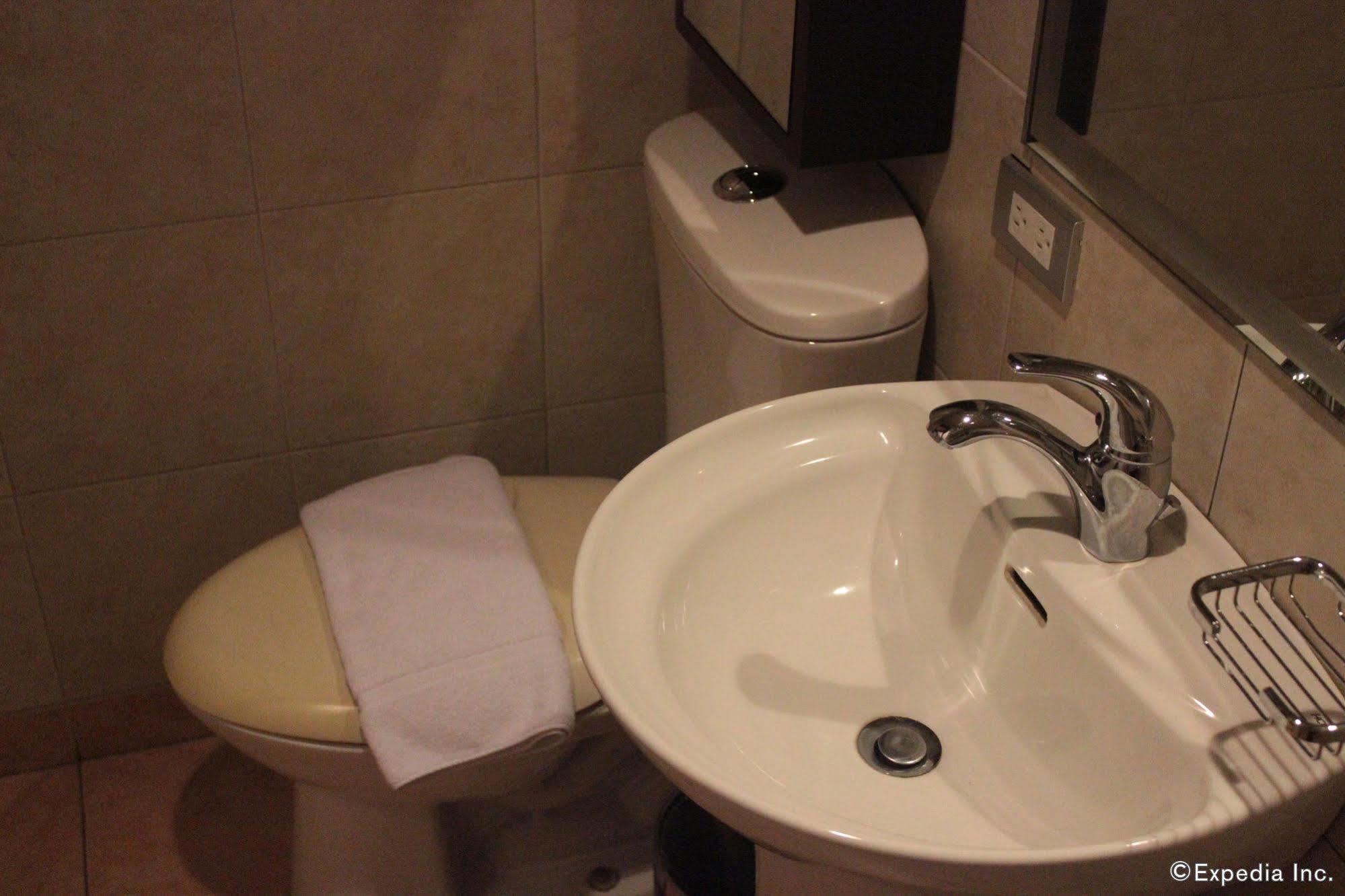 Soleste Suites Quezon City Εξωτερικό φωτογραφία